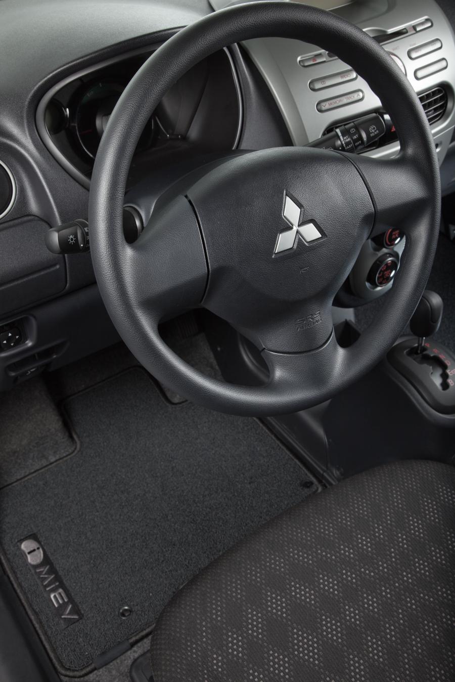  Mitsubishi i-MiEV 2012 года  (US) (фото 161 из 234)